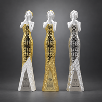 Trophée en alliage de fer blanc plaqué or et argent, motif Portrait de Déesse - Durable, personnalisable pour réunions annuelles d'entreprise, avec logo gravé