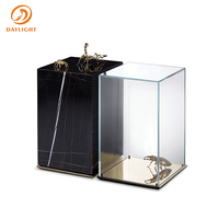 Table d'appoint carrée de luxe dorée, finition miroir, texture martelée, élégante table d'appoint pour hôtel, villa, projet, mobilier de salon