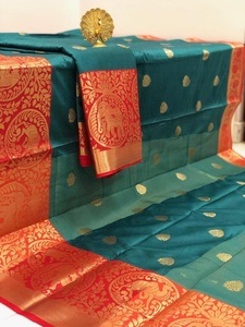 Sari de Seda Viscosa y Algodón Banarasi para Mujer, Tradicional de la India del Sur, para Bodas y Fiestas, con Trabajo Zari y Diseño Moderno - Product Image 4