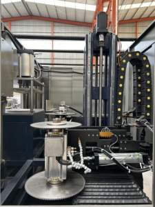 เครื่องกัดซีเอ็นซีห้าแกนสำหรับงานกัดปลายโปรไฟล์อะลูมิเนียม - Product Image 5