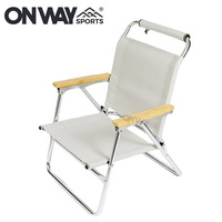Chaise de plage blanche pliante extrêmement facile, chaise de réalisateur du Royaume-Uni avec accoudoirs en bois
