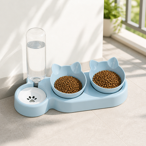 Comedero Inclinado Antideslizante para Perros y Gatos con Fuente de Agua Automática, Protege la Columna Cervical, Portátil para Uso en Exteriores - Product Image 5