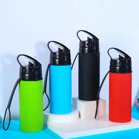 Bouteille d'eau de sport pliable personnalisée de 600 ml, bouteille à boire en silicone pliable avec couvercle à paille, OEM ODM