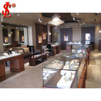 Table de présentation de bijoux de luxe avec vitrine en verre en forme de dôme, solution complète pour boutique, éclairage LED, écologique, piédestal blanc incurvé