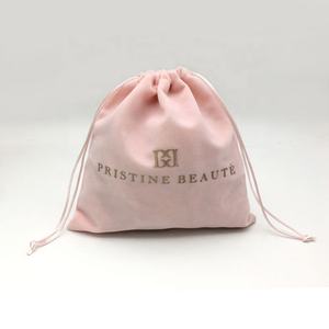 Vente en gros de sacs pochettes d'emballage pour <span class=keywords><strong>parfum</strong></span>, bijoux, bracelet à cordon en velours <span class=keywords><strong>rose</strong></span>, cadeaux de luxe avec logo personnalisé - Product Image 3