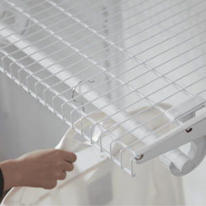 رف معدني على شكل حرف L مخصص، متين وصديق للبيئة، قابل لتعديل الارتفاع، يُثبت على الحائط، منظم تخزين للملابس في المرآب - Product Image 5