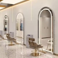 Miroir sur pied en aluminium de forme arquée au design moderne personnalisé avec interrupteur tactile intelligent pour la maison