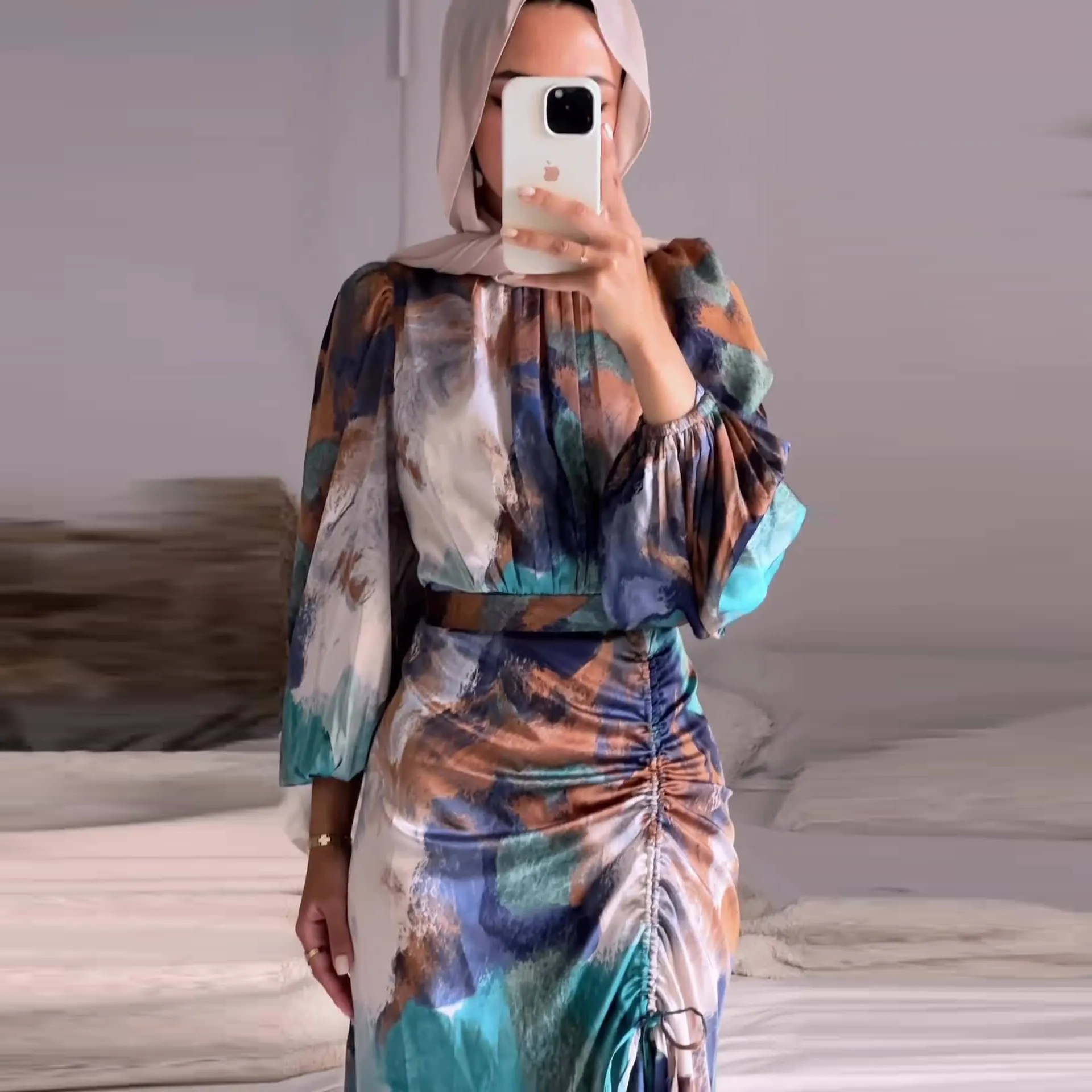 2024 Latest Wholesale Dubai Modest Muslim Fashion Elegant Long Maxi Oil Painting Printed Dress Abaya for Muslim Women Abaya