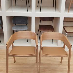 Fauteuil de salle à manger en bois massif de style moderne et luxueux, dossier créatif, design simple, mobilier en bois pour cafés/boutiques de thé au lait - Product Image 2