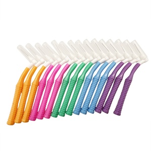 Brosse interdentaire écologique pour adultes avec manche en bambou et fil dentaire en nylon plastique – Outil de nettoyage des dents - Product Image 1