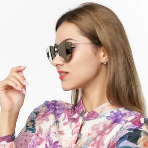 UV koruma ve dış mekan kullanımı için dekoratif elemanları ile 2024 yeni moda Trendy kişiselleştirilmiş güneş gözlüğü