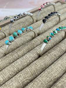 Brazalete de Plata de Ley Hecho a Mano con Múltiples Piedras, Ajustable, Estilo Vintage, Sin Níquel, Sin Plomo, Joyería Unisex - Product Image 6