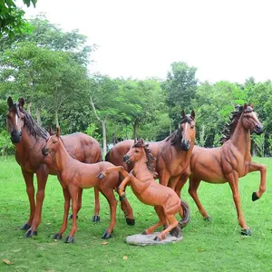 Escultura de resina de tamaño real para decoración de granja, estatua de caballo de fibra de vidrio colorida