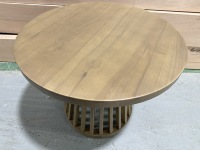 Table d'appoint ronde en bois massif, table basse commerciale, table à cocktails pour bar, pub, club, restaurant, café, hôtel, salon, bistrot
