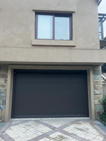 Porte à enroulement coupe-vent en alliage d'aluminium robuste et moderne pour garages et villas, surface finie