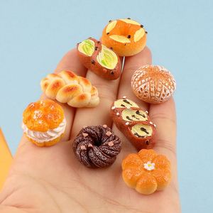 Jouets alimentaires en résine, ornements de pain et de desserts, coques de téléphone DIY, pinces à cheveux, accessoires, maisons de poupées, jouets et petites décorations pour la maison - Product Image 1