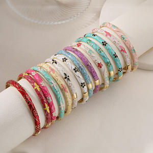 Bracelet exquis et coloré de style vintage chinois plaqué or 18 carats avec motif de fleurs en émail pour femmes - Product Image 2