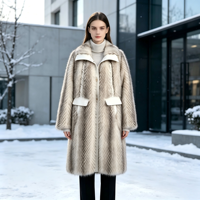 Manteau long élégant pour femmes à rayures dégradées : Manteau d'hiver chaud et ample, couleurs de tissu personnalisables