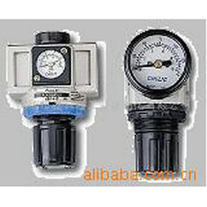 Regulador de Presión de Aire Ajustable Nr-400-02, Cuerpo de Latón, Conexión de Brida de 10 mm Dn, Baja Presión, Uso Manual con Agua - Product Image 1