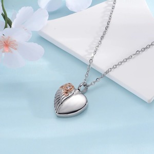 Collana con ciondolo a forma di cuore con rosa, urna per ceneri in acciaio inossidabile con strass, gioiello commemorativo per donne. - Product Image 4