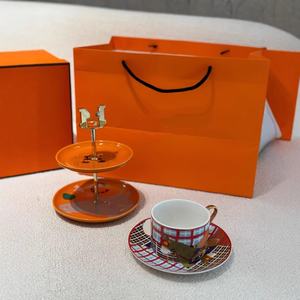Ensemble de thé de l'après-midi de luxe nordique européen, tasse à café en céramique et soucoupe, support à gâteau avec boîte cadeau pour le thé de l'après-midi - Product Image 5
