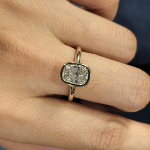 Cincin Kawin Berlian Buatan Laboratorium Bersertifikat IGI <span class=keywords><strong>Solitaire</strong></span> Bezel VVS D Emas Murni Minimalis Cincin Tunangan Berlian Sintetis - Product Image 3