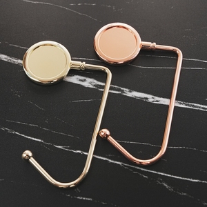 Khuyến Mại Quà Tặng của Bàn Bảng Móc Túi Xách Móc Kim Loại Túi Móc Áo Với Màu Sắc Khác Nhau Năm Màu Sắc Ví Móc Áo - Product Image 2