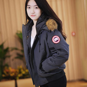 Giacca Bomber da Donna 2025 Nuova Collezione Invernale Imbottita Calda con Cappuccio Parker Riempita in Piumino d'Oca Bianco con Chiusura a Cerniera - Product Image 3