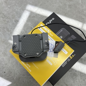 Sistema de Paracaídas FlyFire Manti 4 Dock con Respuesta de 500ms y Paro de Hélice FTS para Matrice 4D 4TD - Product Image 1