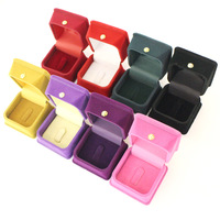 Qualité garantie personnaliser logo mariage différentes couleurs vintage velours bijoux bague pendentif boîte avec bouton en or