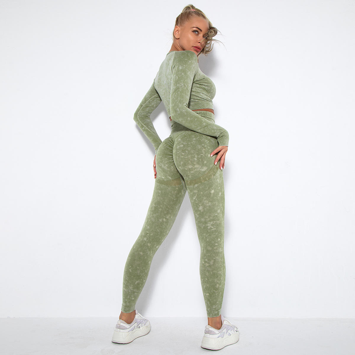 สีเขียว