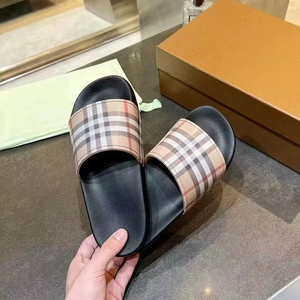 Designer Fashion Sandals Summer <strong>Black</strong> Luxury Beach Factory Wholesale 2025 Trending Outdoor Non-slip Casual <strong>Slippers</strong> - Product Image 4