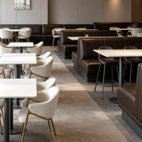 Ensemble de table et de chaises de salle à manger en métal doré moderne pour restaurants privés