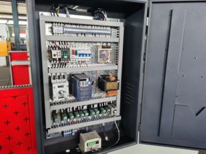 Guillotine hydraulique électrique certifiée CE, économique, pour la découpe <span class=keywords><strong>de</strong></span> tôles métalliques <span class=keywords><strong>de</strong></span> 6 mm d'épaisseur - Product Image 2