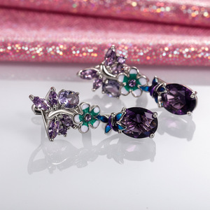 Orecchini Classici da Donna con Zircone Ovale Viola a Forma di Fiore e Farfalla per Fidanzamento - Product Image 4