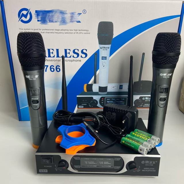 Professional DH-766 Wireless Microphone System UHF Dual Channel 200 Frequencies Handheld Mic Noise Cancelling LED Lights