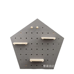 Estante de almacenamiento de madera con tablero perforado pentagonal, montado en la pared, ajustable, para exhibición en la entrada. - Product Image 5