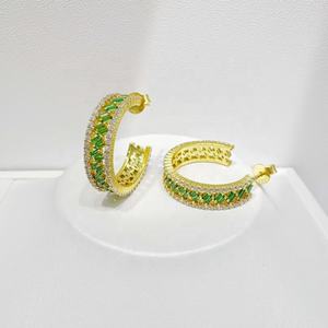 Precio de fábrica, pendientes de plata de ley 925 con diseño de arcoíris 2026, personalizados en oro de 18k, elegantes y coloridos con circonita, para mujer, ideales para profesoras. - Product Image 3