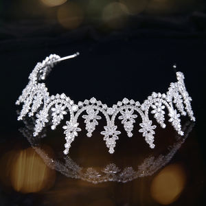 Diadème de mariée fait main, accessoire de <span class=keywords><strong>coiffure</strong></span> de mariage haut de gamme en zircon 5A plaqué argent avec boucles de fixation pour <span class=keywords><strong>coiffure</strong></span> - Product Image 6