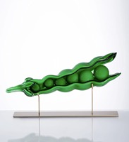 Sculpture en verre soufflé à la main en forme de coque de pois, ornement en verre vert imitation pois avec support, décoration d'intérieur de luxe pour la maison et l'hôtel, artisanat en verre