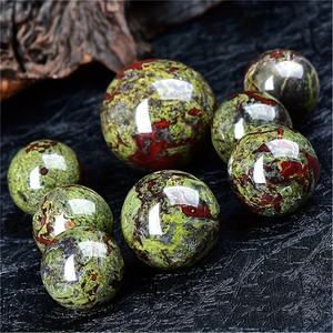 Vente en gros de sphères de cristal de sang de dragon de style bohème, pierre de guérison naturelle pour la décoration intérieure unique et les cadeaux de vacances - Product Image 4