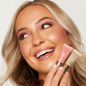 Rubor en Crema Tarte Glowing Cheeks, Rubor en Barra Glow Duo, <span class=keywords><strong>Iluminador</strong></span>, Protector Solar, Mineral Ligero - Product Image 4