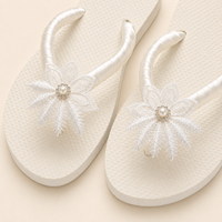 Tongs de mariage personnalisées avec logo, faites à la main, DIY, pantoufles de fête nuptiale, sandales à fleurs personnalisées pour cadeaux de mariage, vente en gros