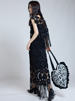 Ensemble deux pièces pour femme, style industriel, composé d'un haut en dentelle unie à fleurs brodées à la main avec perles et d'une jupe mi-longue élégante à pompons