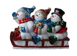 Trois bonhommes de neige sur un traîneau avec lumières LED - Product Image 2