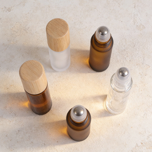 Botellas Portátiles de Vidrio con Rodillo y Tapas de Bambú, Opciones de Color Personalizadas, Tamaño de Viaje para Aromaterapia y Sueros para el Cuidado de la Piel - Product Image 2