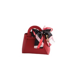 Boîte-cadeau de bonbons de poche en cuir PU de luxe transfrontalier boîte-cadeau de faveur de mariage en forme de fleur de Style de luxe léger