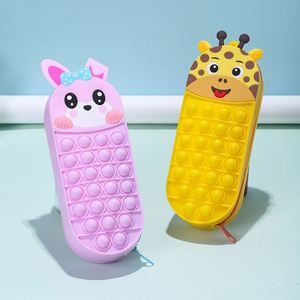Estuche de Lápices Kawaii con Diseño de Dibujos Animados - Bolsa de Silicona para Lápices, Lindo y Antiestrés, para Útiles Escolares - Product Image 1