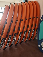 Sports nautiques d'été, bateaux de sauvetage flottants, packrafts gonflables, kayaks, canoës, bateaux de pêche