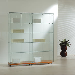 Vitrina Moderna de Vidrio de 160 cm de Ancho y 180 cm de Alto con Puertas con Cerradura y Base con Ruedas para Almacenamiento en la Sala de Estar - Product Image 1